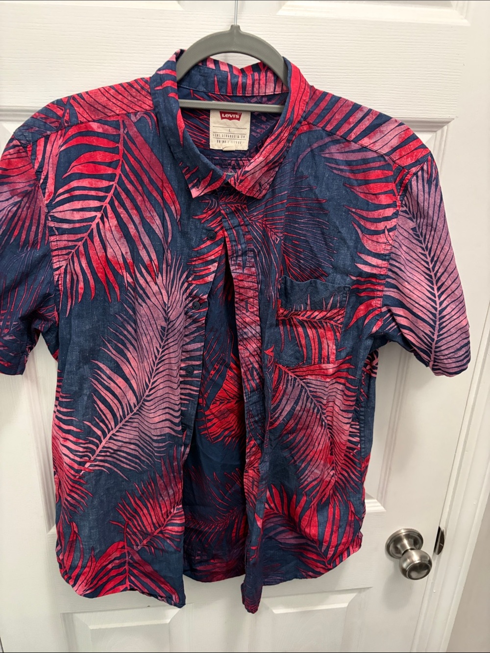 Levi's Men's Short Sleeve Button-Down Shirt in Navy, Red, Pink Leaf Print